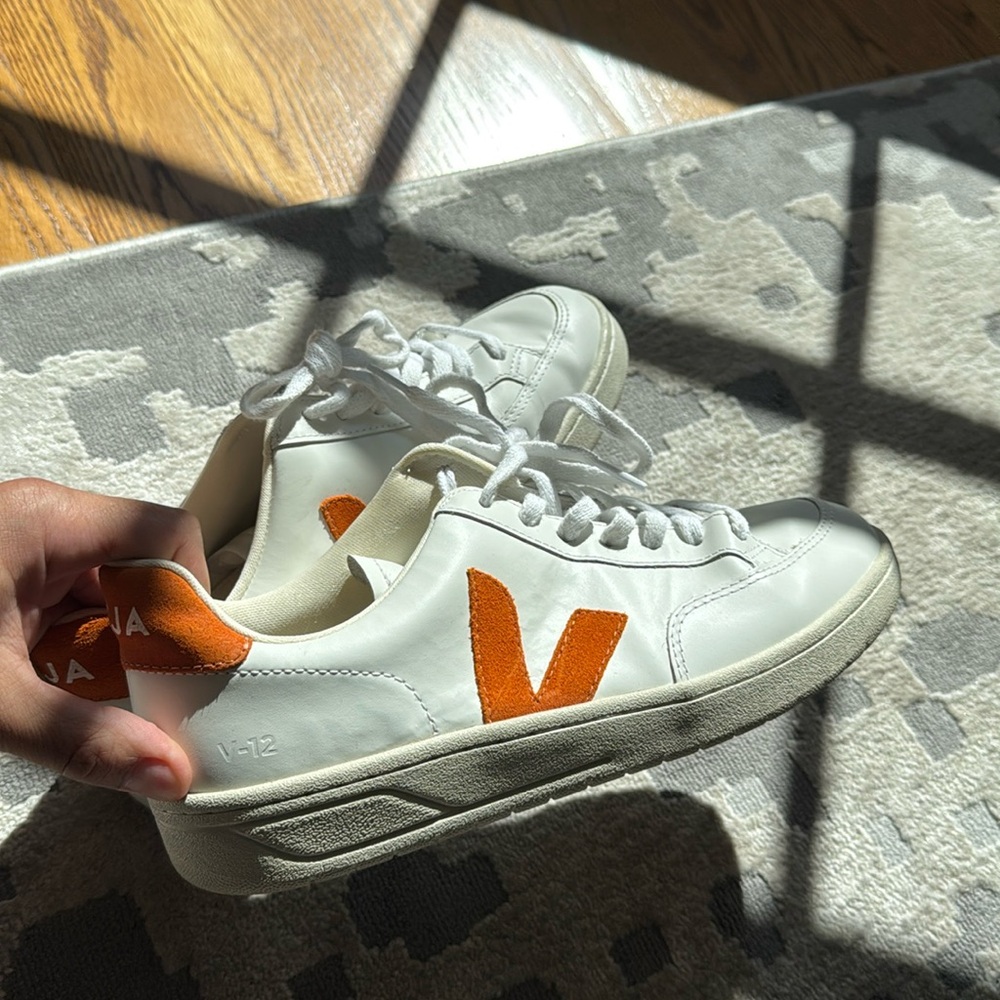 V-12 LEATHER WHITE PUMPKIN US9